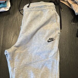 Nike men’s tech gray sweats medium